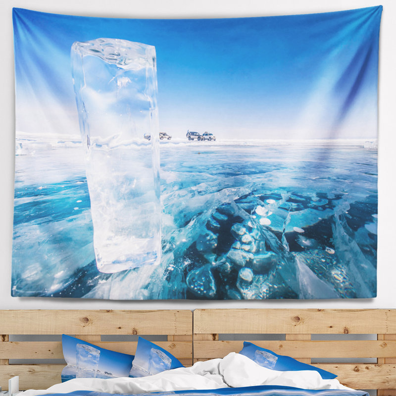 Tapisserie paysage bleu glacier sous un ciel lumineux, H 32 po x l 39 po
