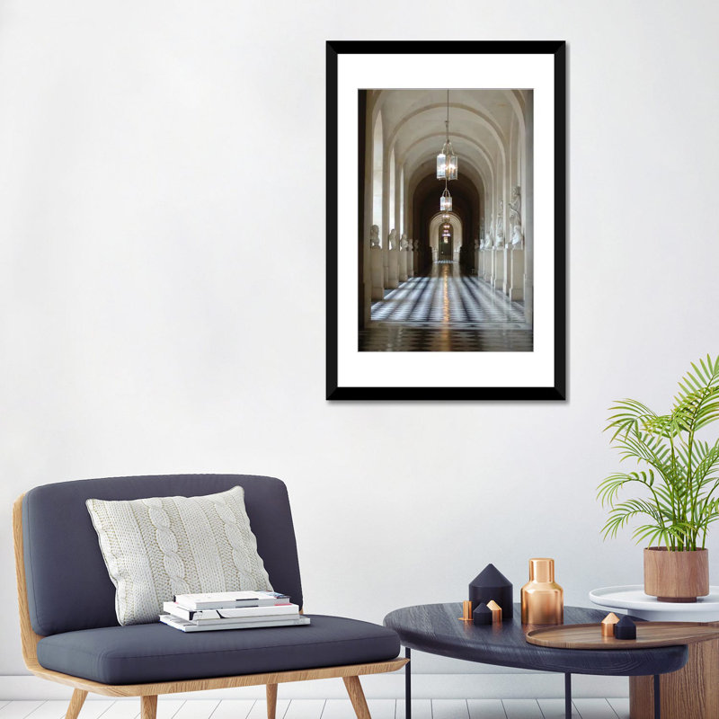 «Hallway of Statues», reproduction de photo sur toile, Papier beaux-arts encadré noir, Blanc, H 24 po x l 16 po x P 1 po