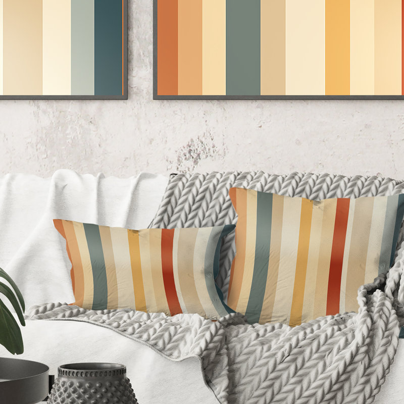 Coussin décoratif en polyester à rayures beige et brun à motif sérénité, H 18 po x l 18 po