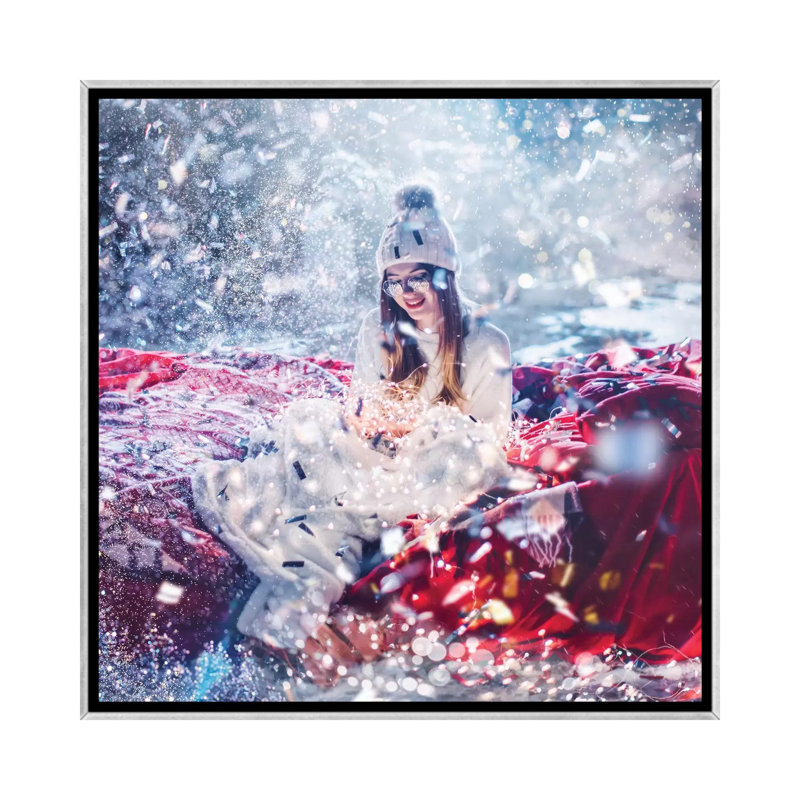 «Magic Winter» par Hobopeeba - reproduction imprimée, H 18 po x l 18 po x 1,5 po, Toile avec cadre argenté, Pas de tapis