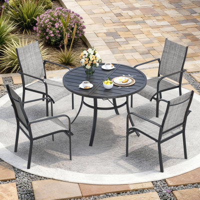 Ensemble de salle à manger de patio 5 pièces, ensemble de table et chaises d'extérieur pour 4, 4 chaises en textilène, 1 table ronde en fer avec trou de parasol réglable, ensemble de mobilier de patio pour terrasse, jardin, pelouse, bord de piscine