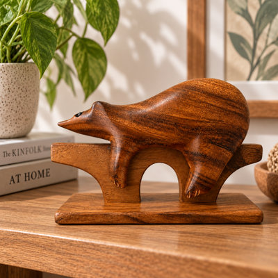 Figurine ours en bois Albizia - sculpture d'ours en bois fabriquée à la main