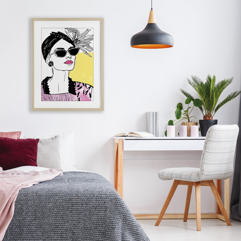 «The Rebel Muse», reproduction sous verre encadrée, design par Andrea Haase, H 23 po x l 17 po, Cadre de récolte en pin