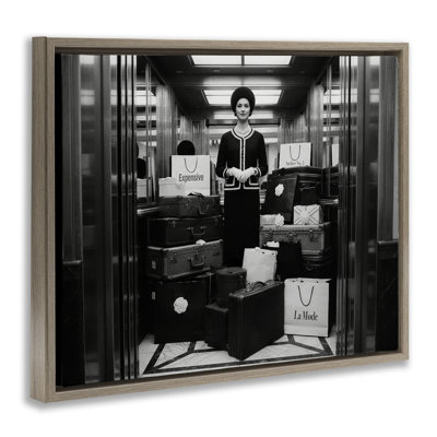 Cadre flottant Elevator Chic, conçu par A Barefoot Stylist