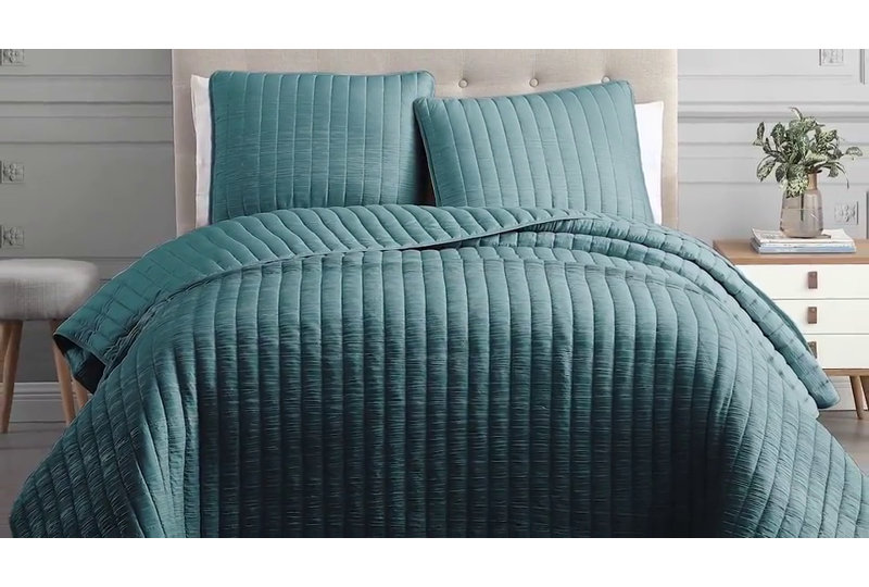 Blush Pink Full Reversible Quilt Set with Shams