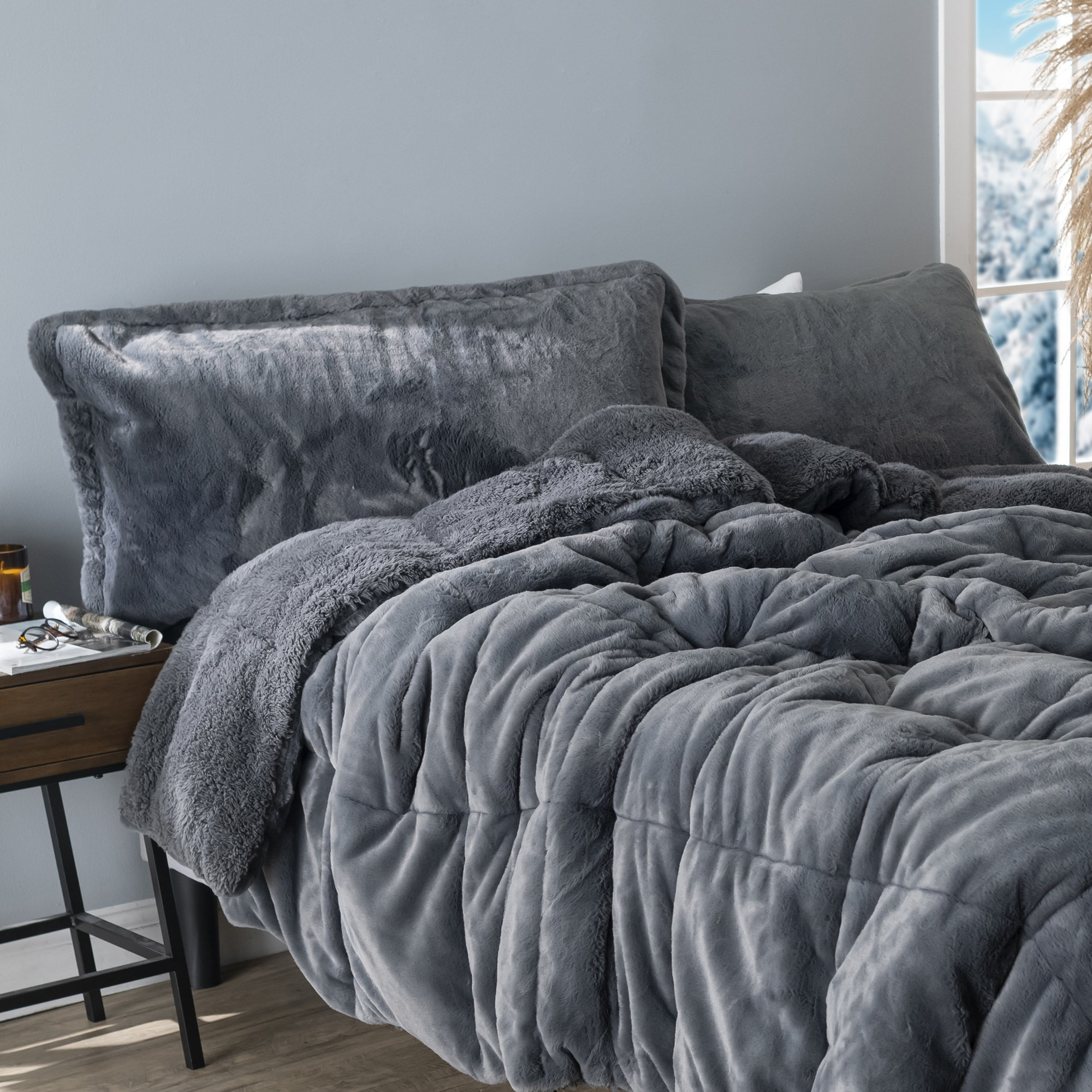 Byourbed Chunky Bunny Oversized King Comforter – Super Plush 450 GSM Bedding Set In Nightfall Navy
