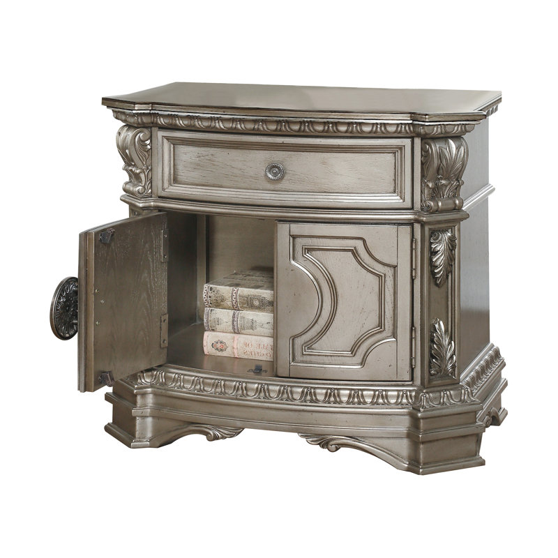 Table de chevet, argent antique