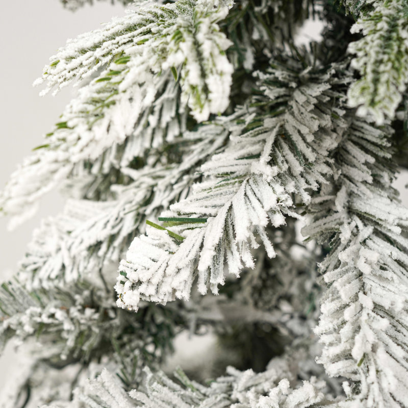 Décoration de Noël enneigée: 900 - arbre de bout, 80, 220, pointes flexibles 6 pi 9 pi, 370 pi
