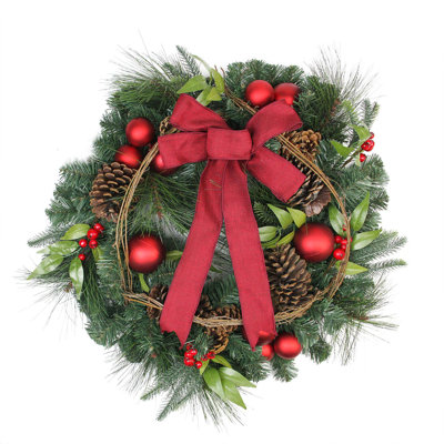 Couronne de Noël artificielle avec des baies rouges et des boules rouges - 24 pouces
