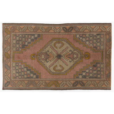 Tapis turc vintage fait à la main
