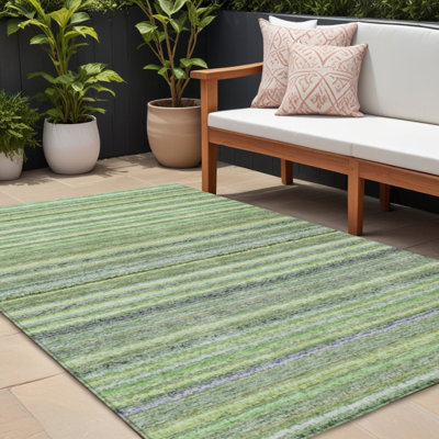Tapis intérieur / extérieur rayé vert artichaut 8 pi x 10 pi HomeRoots