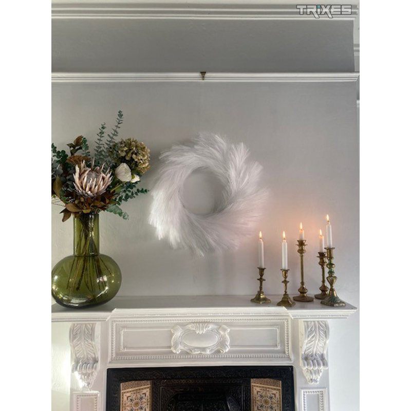 TRIXES Artificial Pampas Grass Wreath - White - 56cms