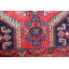 Tapis unique en laine noué à la main des années 1950 de 4 pi 5 po x 6 pi 8 po en rouge / beige / bleu