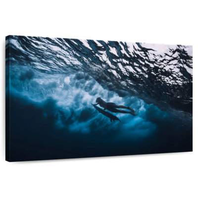 Senne Surfer Dive
