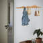 Portemanteau mural 31,5 po en noyer avec 8 crochets en laiton-95029531