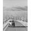 Car on the Road - Reproduction encadrée monochrome pour la décoration intérieure
