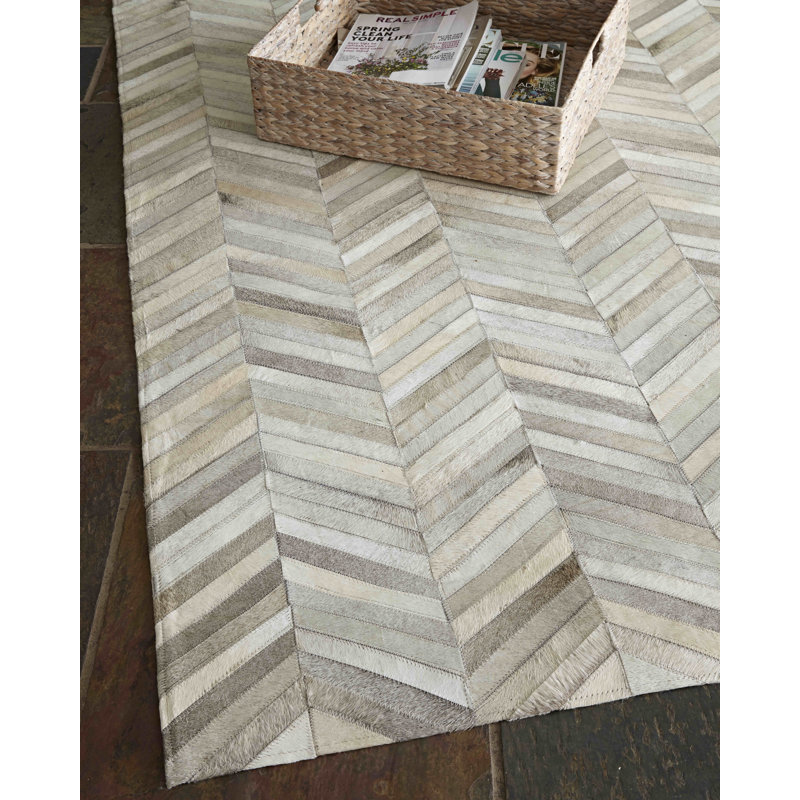 Natural Hide Cowhide Chevron Area Rug in Silver, Rectangle 9'6" x 13'6"