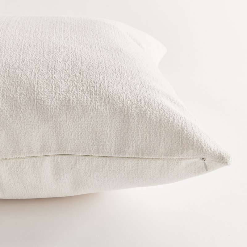 Coussin décoratif carré intérieur / extérieur en jacquard tissé neutre 24 po Gakona Solenne, Blanc, H 24 po x l 24 po
