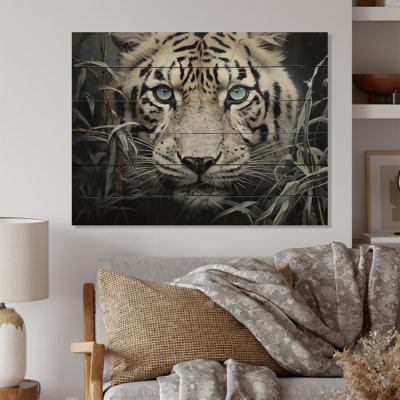 " Tiger Mysterious Watcher II "