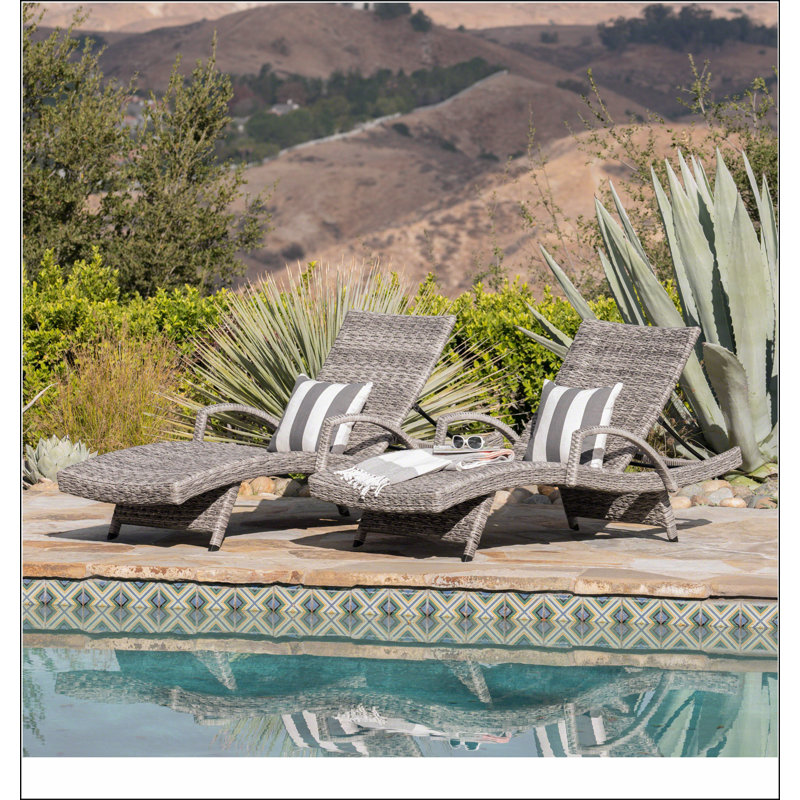 Chaise longue en osier crème