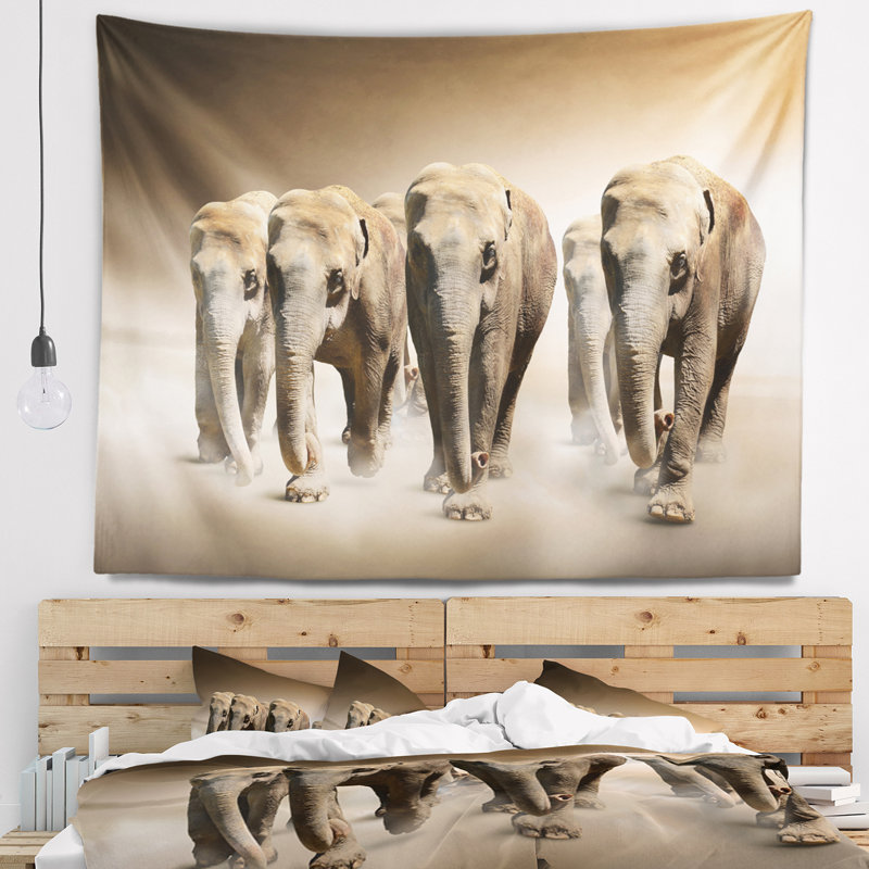 Tapisserie du Troupeau d'éléphants, H 32 po x l 39 po