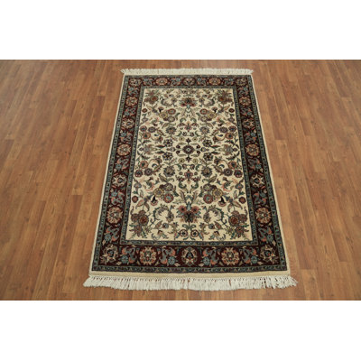 Elegant Floral Design Rug with Intricate Burgundy Border Detailing 4x6