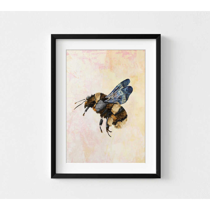 Flying Bumblebee, reproduction d'aquarelle (encadrée ou non, décoration murale), 36" H x 48" W, Framed Print without Mat