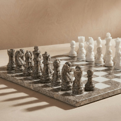 Jeu d'échecs en marbre