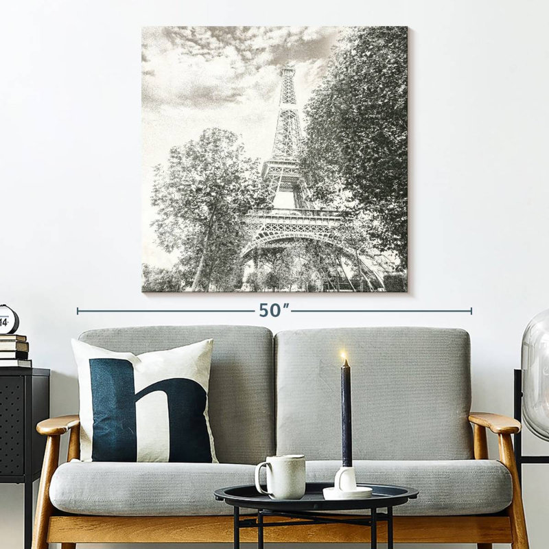 Lilie Eiffel, 33" H x 33" W