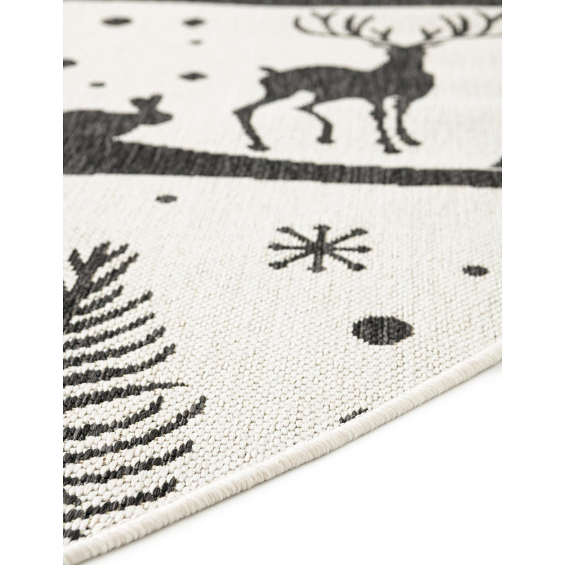 The Holiday Aisle Kareema Indoor/Outdoor Area Rug, Round 5'1"