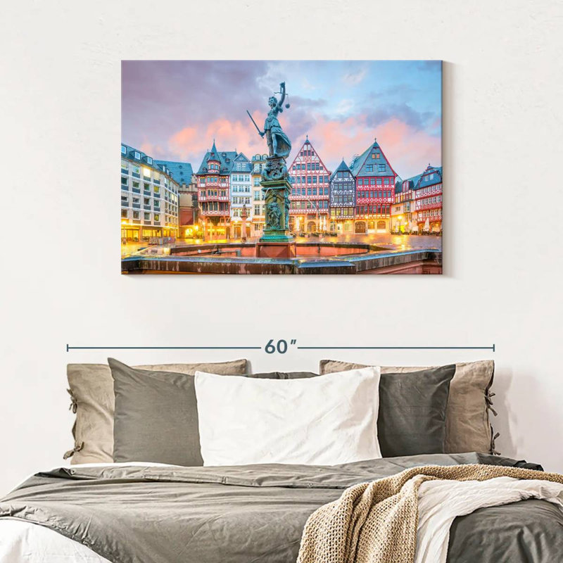 Nicci Romerberg Square, 30" H x 45" W