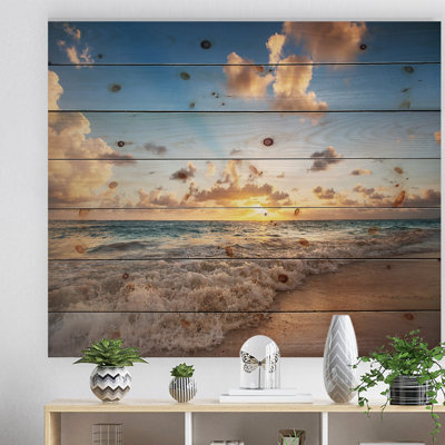 «Risa Sunrise on Beach of Caribbean Sea», photographie