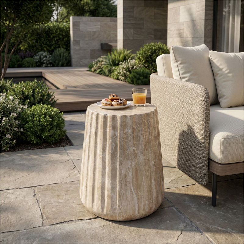 Table d'appoint d'extérieur sculptée Cleme