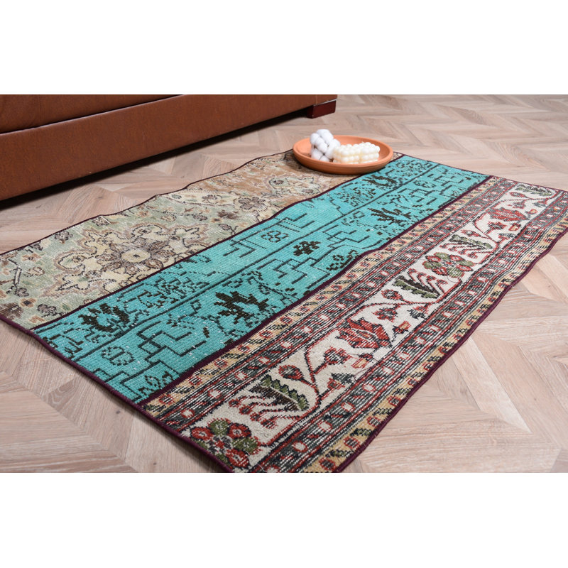 Tapis traditionnel turc à motif floral traditionnel dans des tons sarcelle éclatants avec un design bohémien