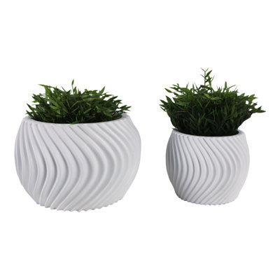 Polyresin Planters With Twisted Design And Sculptural Detailing, Set Of 2