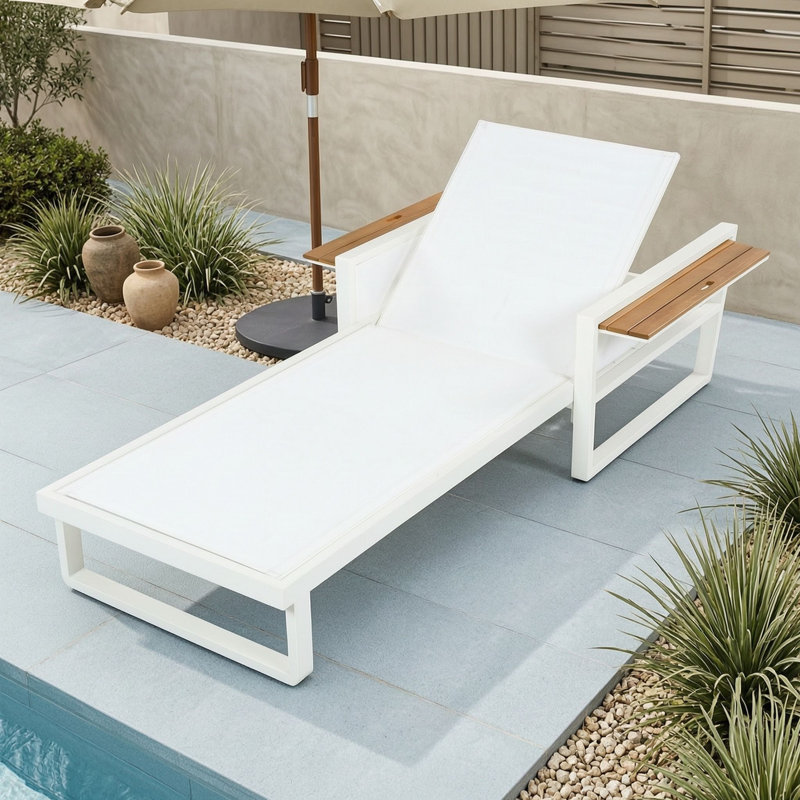 Chaise longue d'extérieur réglable avec accoudoirs pliables, Blanc