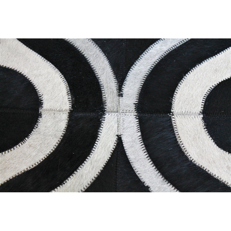 Area Cowhide Geometric Area Rug in Black/Cream, Rectangle 8' x 10'
