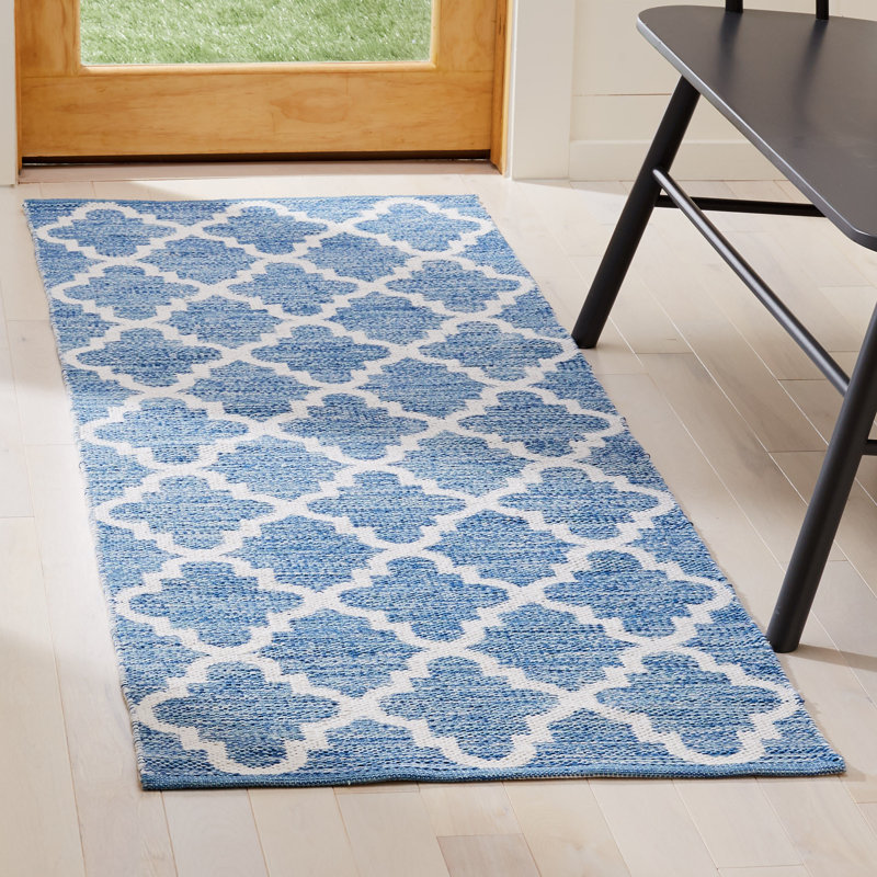 Tapis géométrique tissé à plat à la main bleu / ivoire Eliana, Tapis de couloir 2 pi 3 po x 7 pi