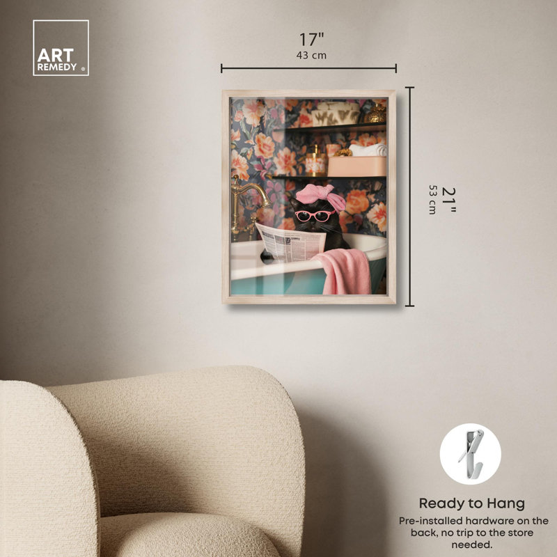 «Spa Day for Mittens Shadowbox Print Fun Bathroom» par Art Remedy, H 21 po x l 17 po, Crème, crème