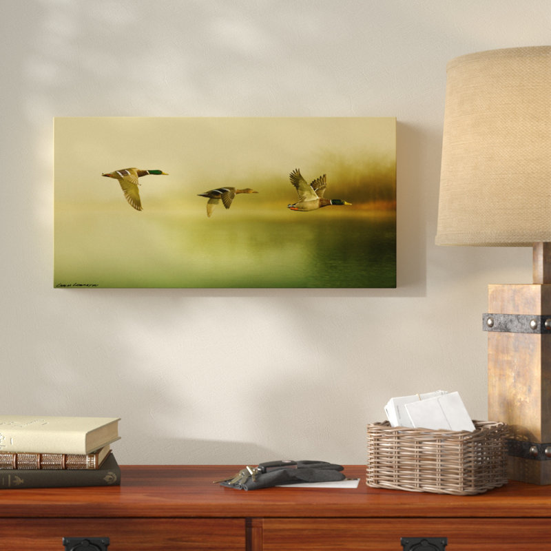 « canards flying », reproduction de peinture à l’acrylique sur toile tendue, H 10 po x l 19 po x P 2 po