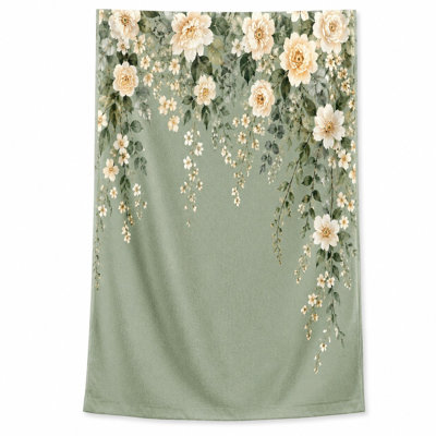 Serviette de plage florale 1Pcs, avec d'élégantes fleurs blanches et crème avec des feuilles vertes sur un fond texturé sauge doux. Grande microfibre, parfaite pour la piscine, les voyages, unisexe.