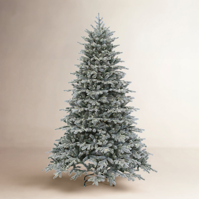 7.5' Pre-Lit Spruce Tree