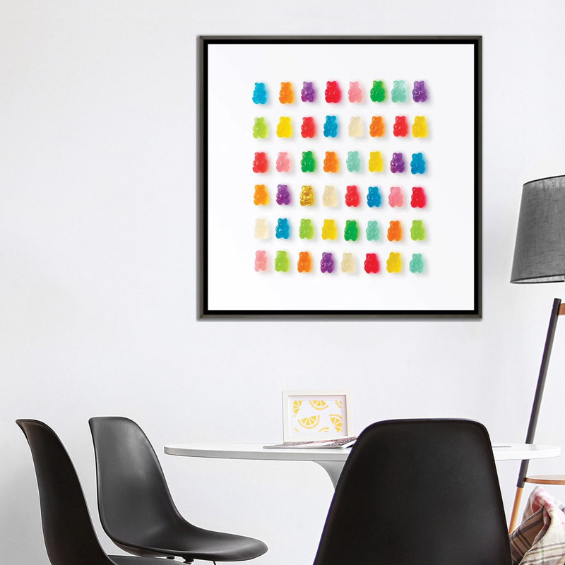 Reproduction de photo « Rainbow Bears » par Erin Summer, Pas de tapis, H 37 po x l 37 po x P 1,5 po