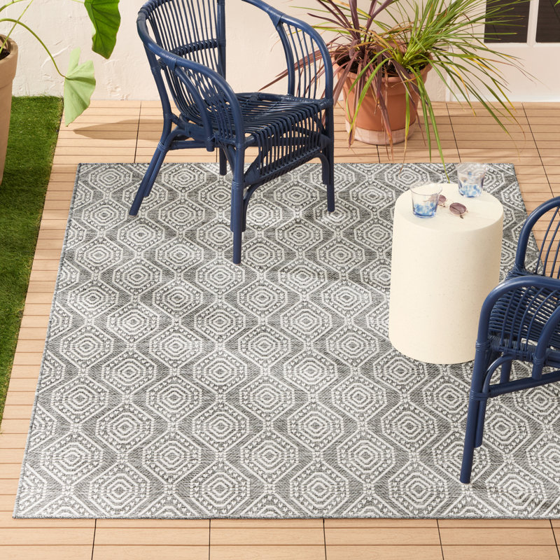 NICOLE MILLER NEW YORK Corin Ogee Outdoor Area Rug, Rectangle 5'3" x 7'3"