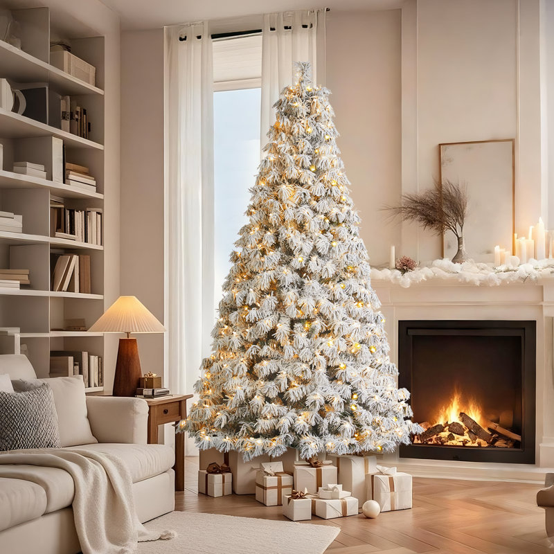 Arbre de Noël épinette enneigé avec lumières Snowy Luxe, 7.5'