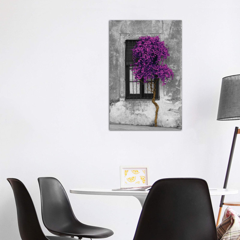 « Tree in Front of Window Purple Pop Color Pop » photographie imprimée sur toile, H 48 po x l 32 po x P 1,5 po, Toile tendue