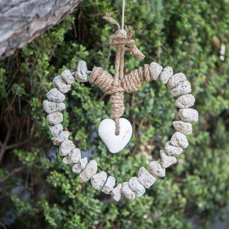 Feather Rock Heart 18 po