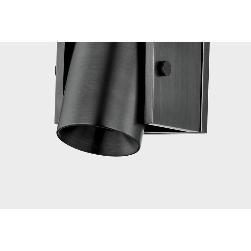 Nowra 1 - Light Spotlight