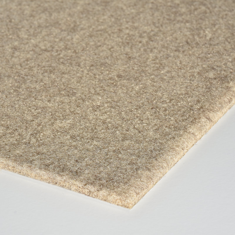 Carreau de tapis auto-adhésif 18 po x 18 po, Amande