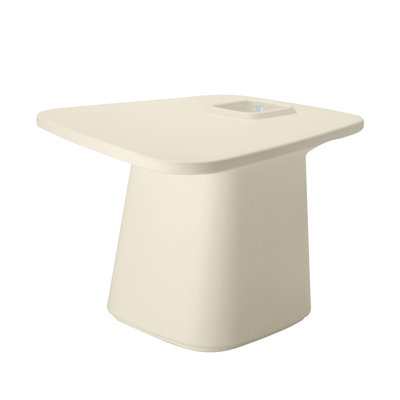 Noma Plastic Dining Table